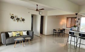 Trinity Stays Nashik - Mountain View Entire Apartment Close To Sula